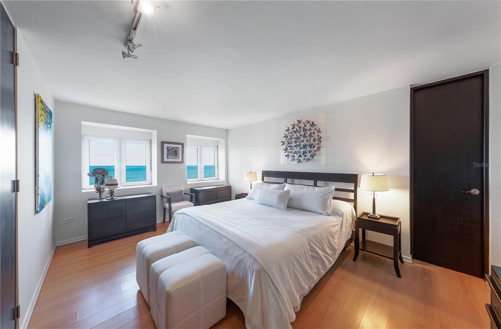 3307 ISLA VERDE AVE #804