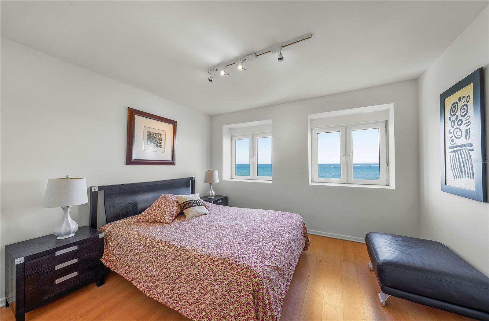 3307 ISLA VERDE AVE #804