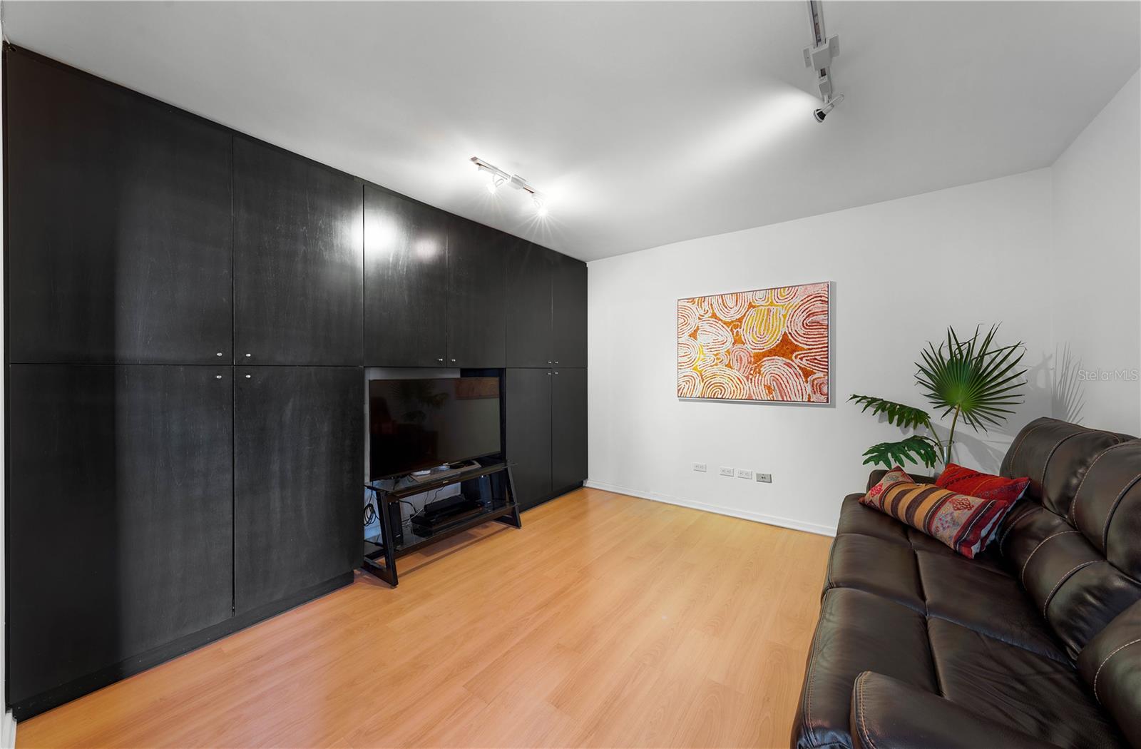 3307 ISLA VERDE AVE #804