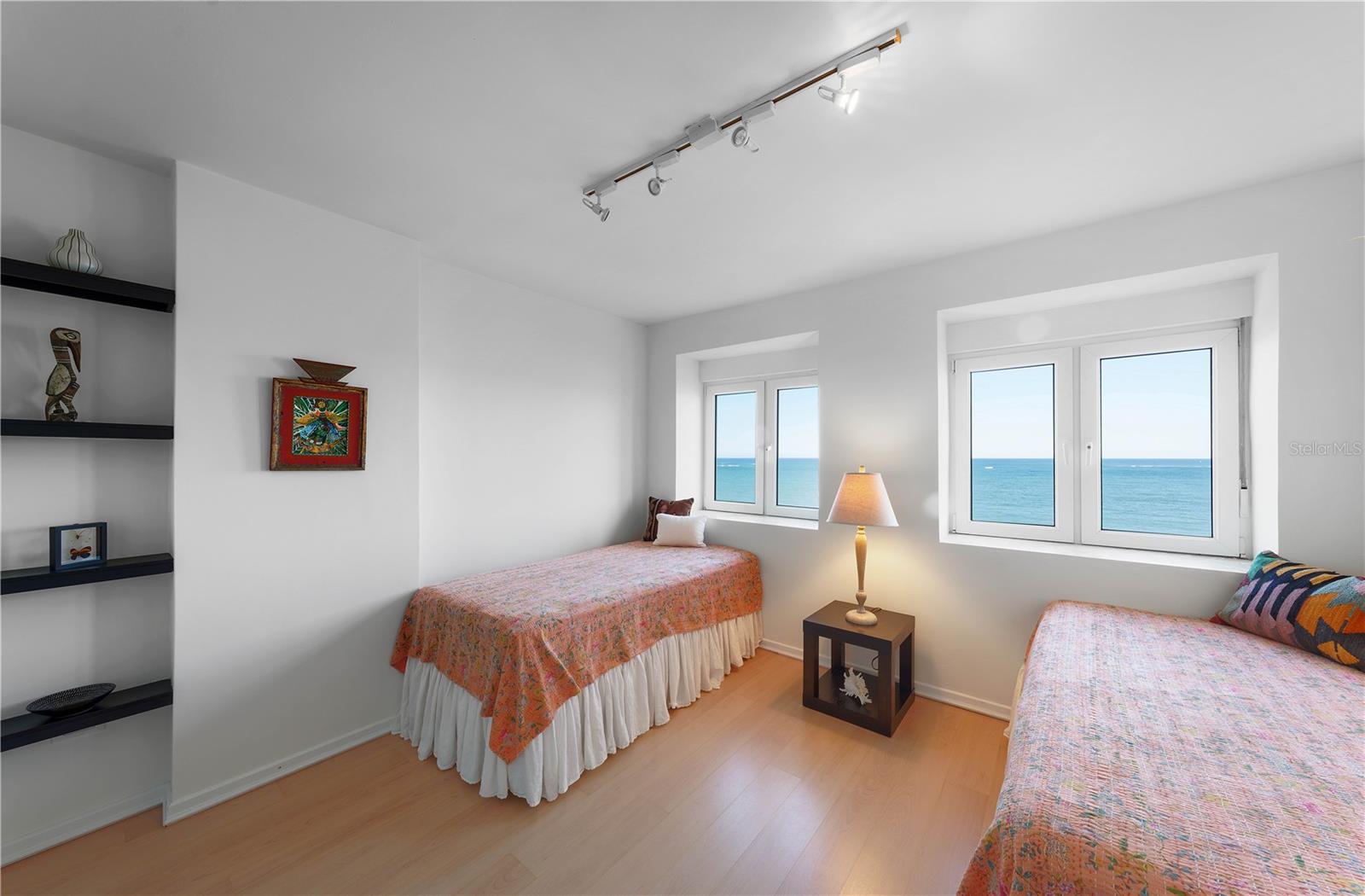 3307 ISLA VERDE AVE #804