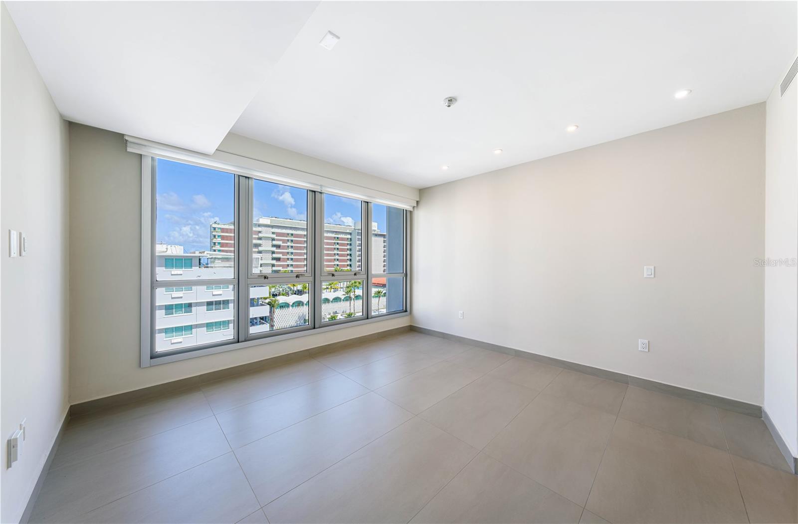 14 DELCASSE ST #803