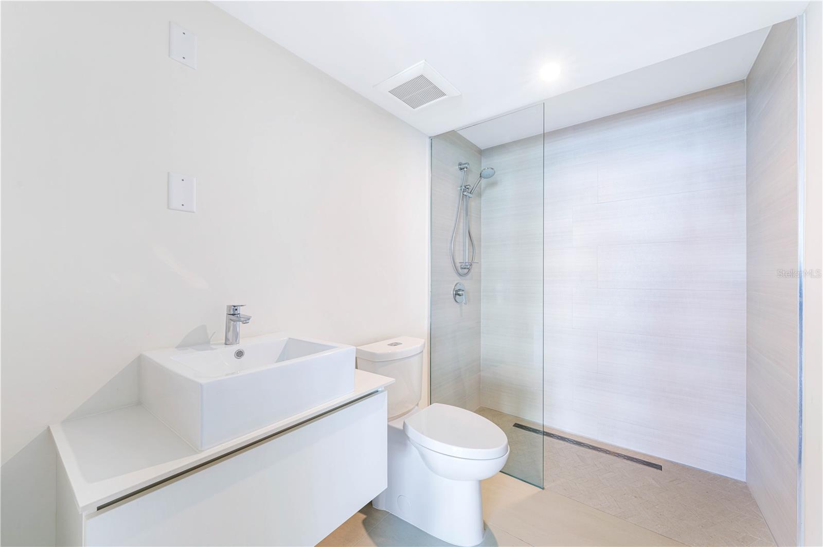 14 DELCASSE ST #803