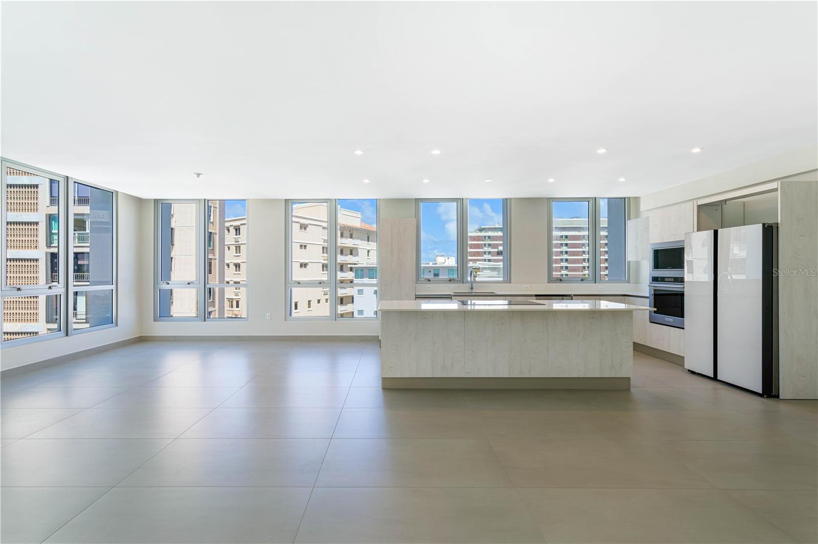 14 DELCASSE ST #803