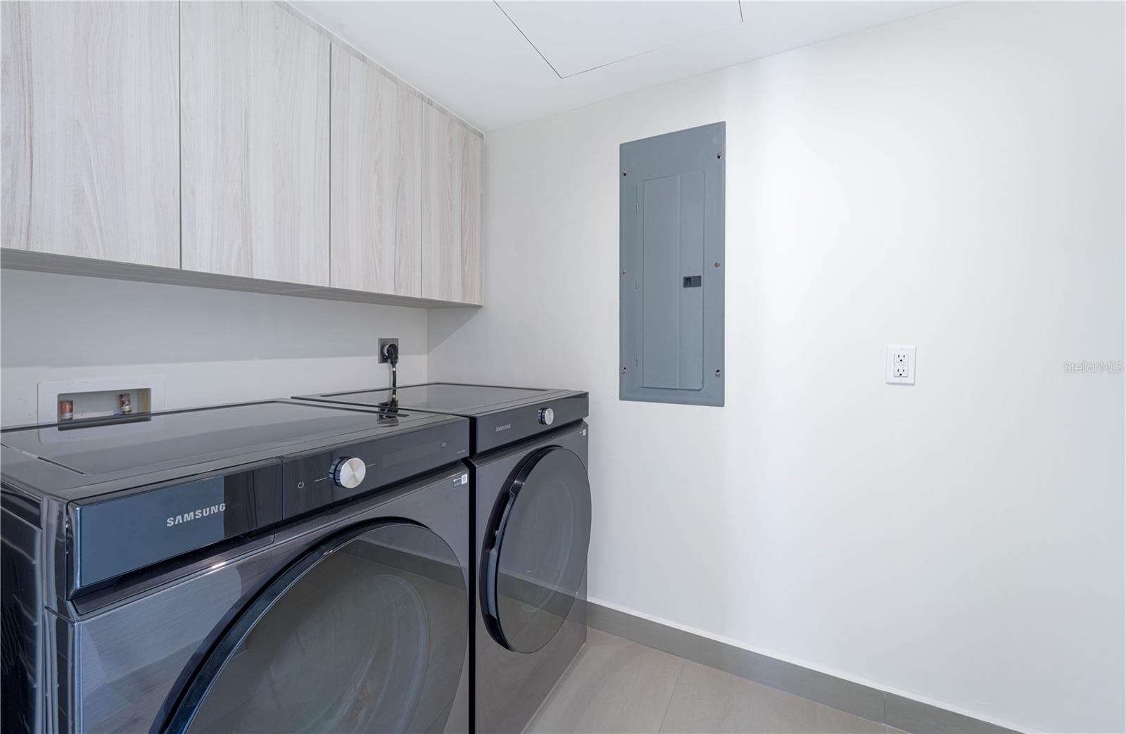 14 DELCASSE ST #803