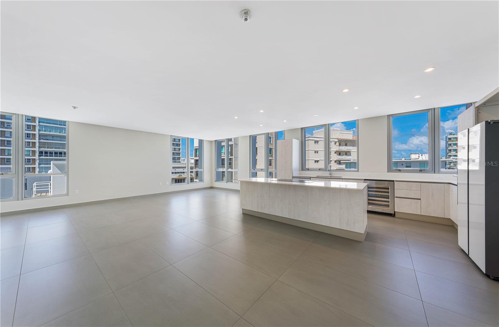 14 DELCASSE ST #803