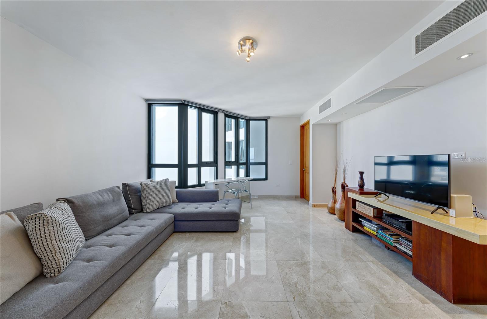 35 MUNOZ RIVERA AVE #1902