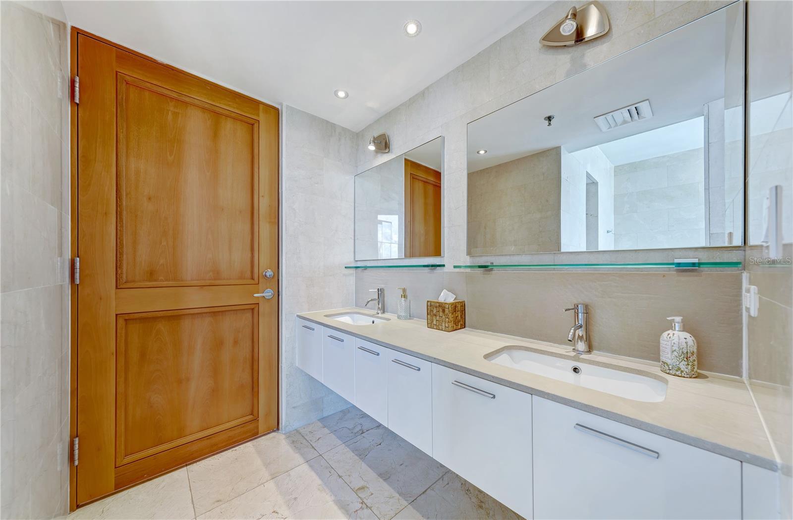 35 MUNOZ RIVERA AVE #1902