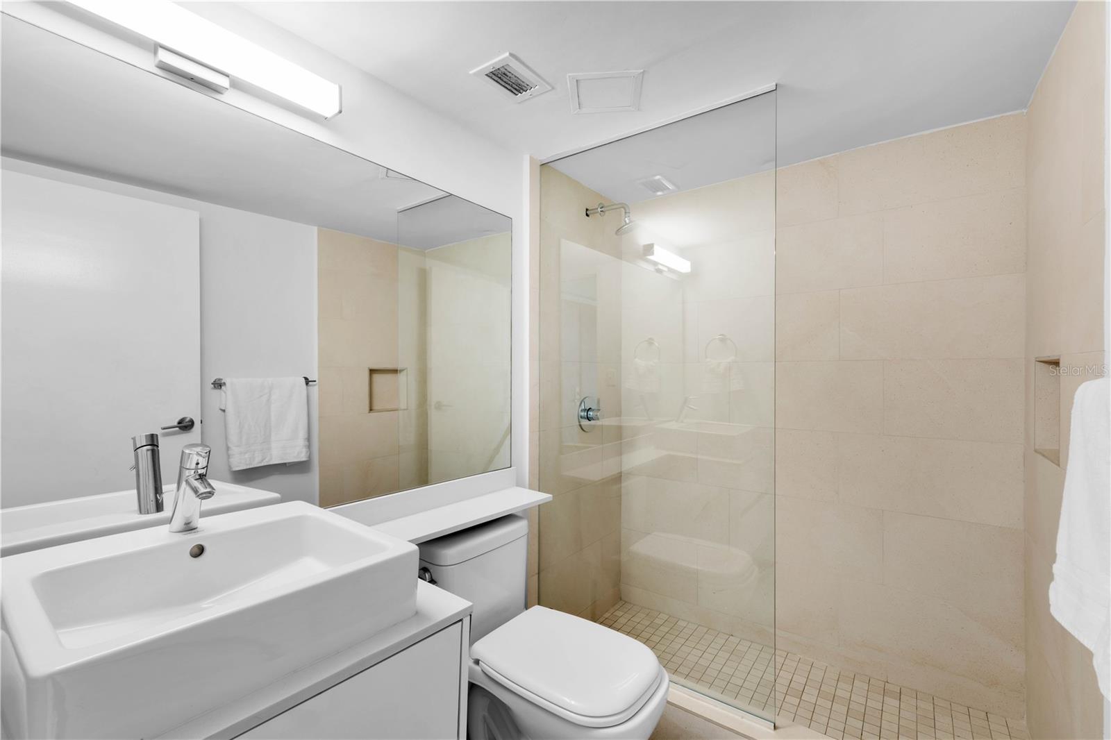 25 MUNOZ RIVERA AVE #414