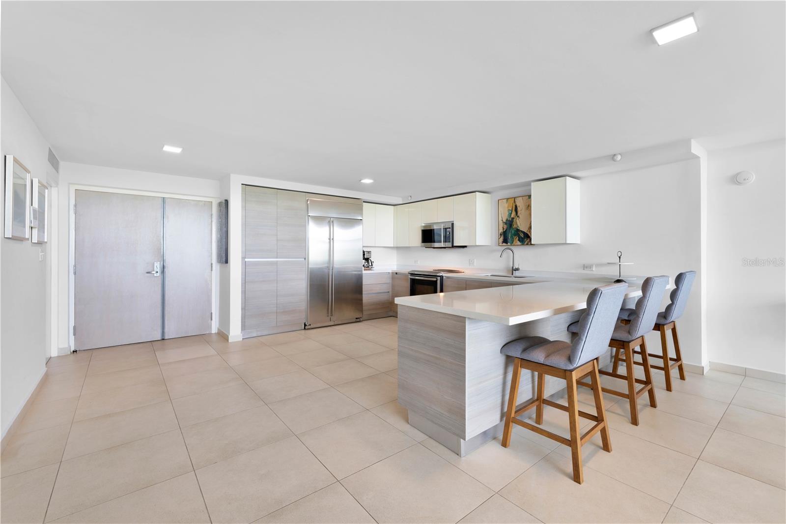 25 MUNOZ RIVERA AVE #414