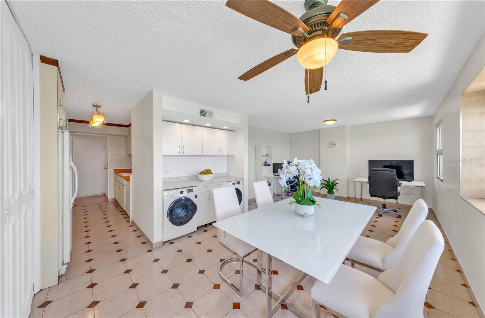 3307 ISLA VERDE AVE #1202