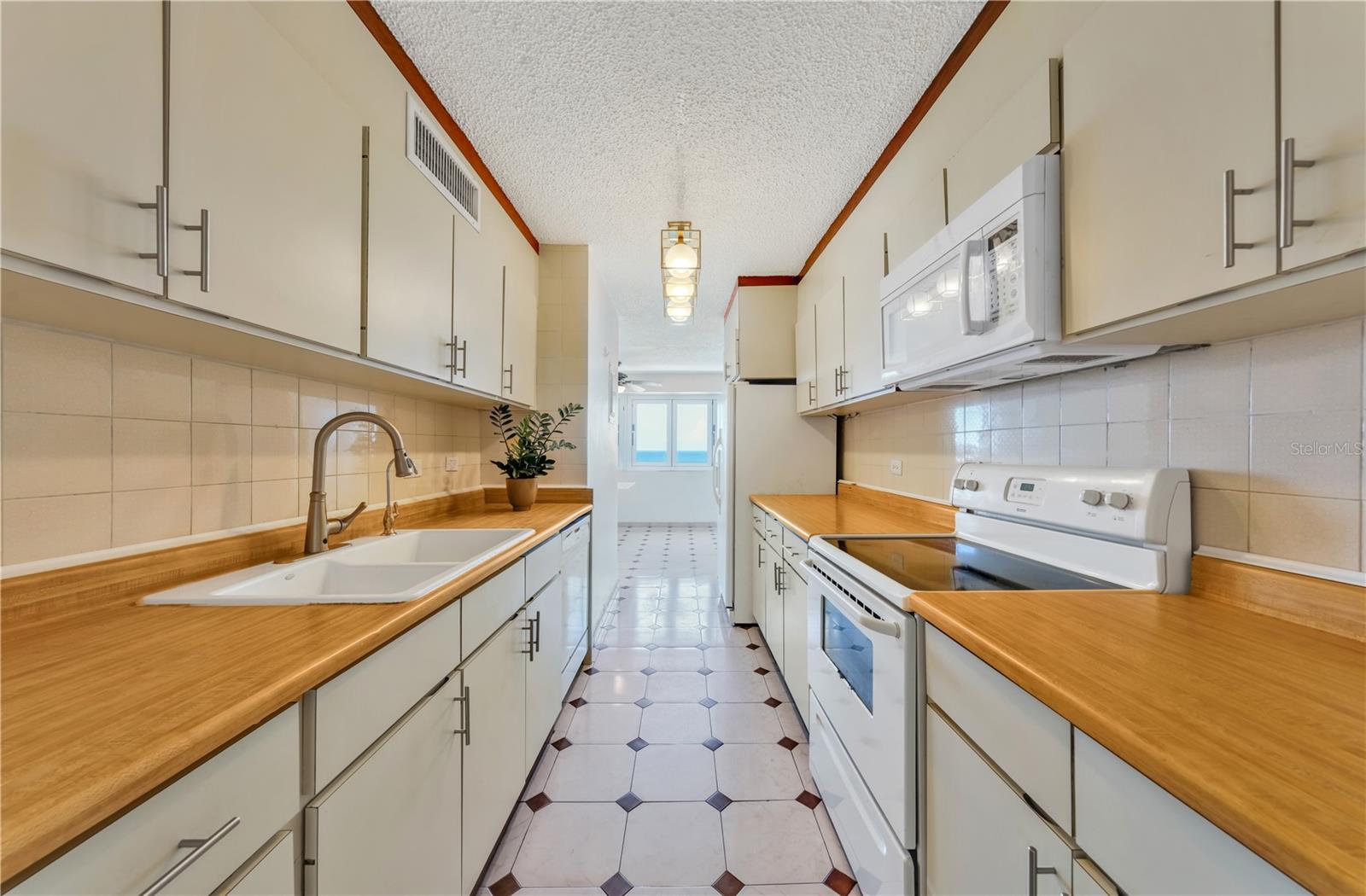 3307 ISLA VERDE AVE #1202