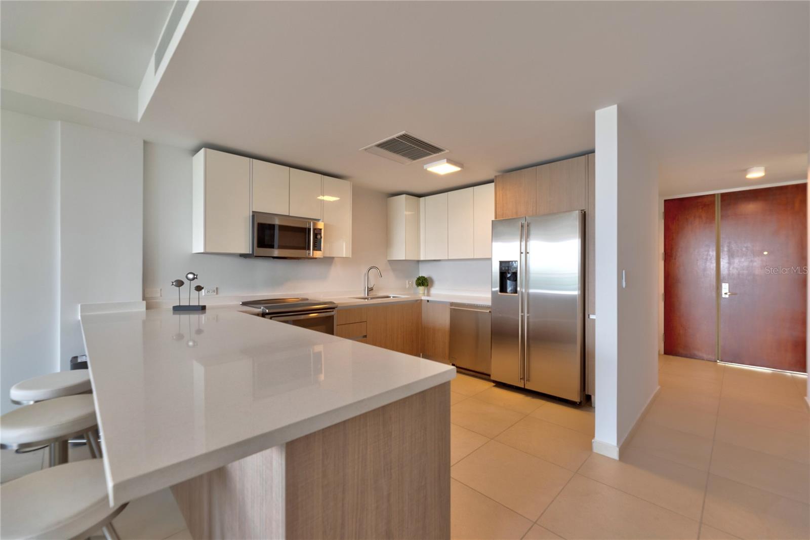 25 MUNOZ RIVERA AVE #808