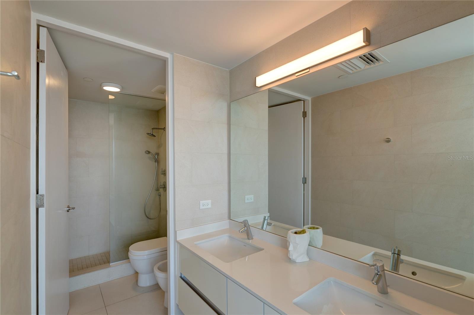 25 MUNOZ RIVERA AVE #808