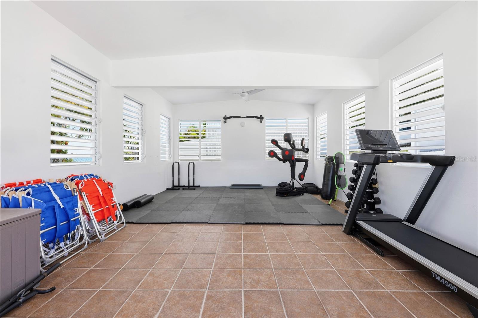 94 EL COCAL COUNTRY AND BEACH CLUB