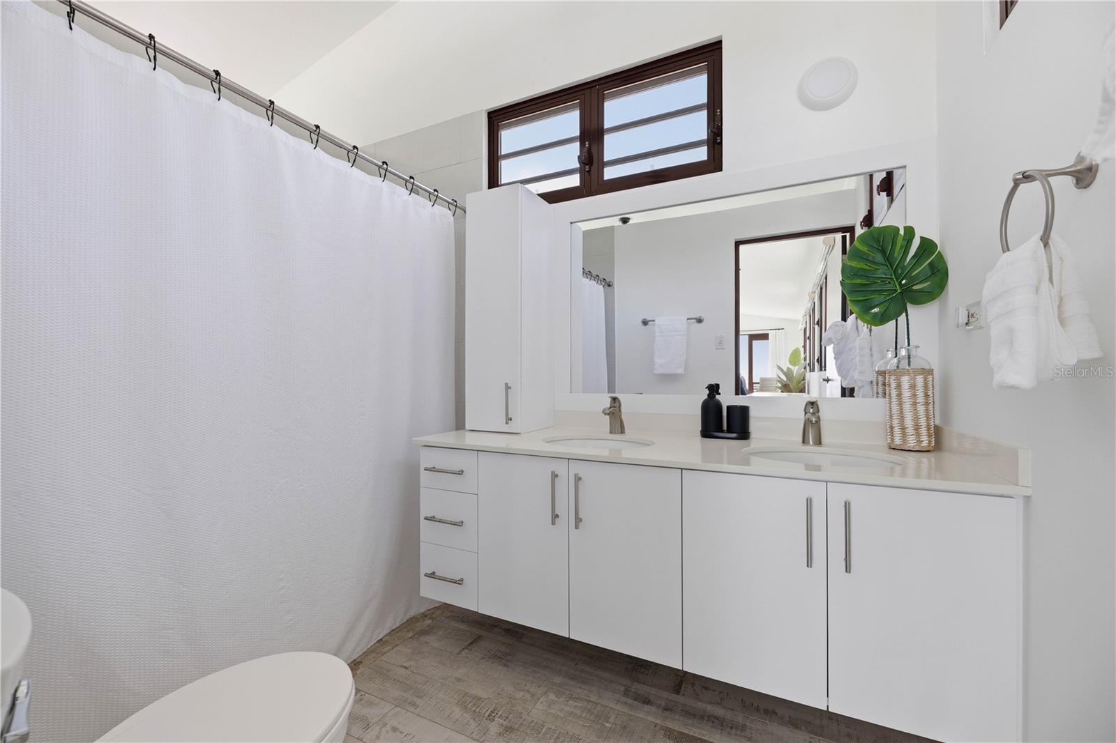 94 EL COCAL COUNTRY AND BEACH CLUB