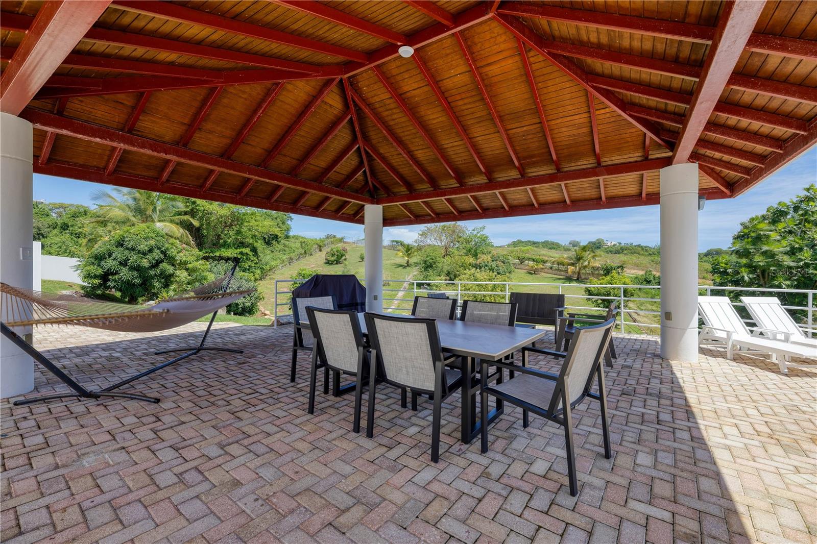 94 EL COCAL COUNTRY AND BEACH CLUB