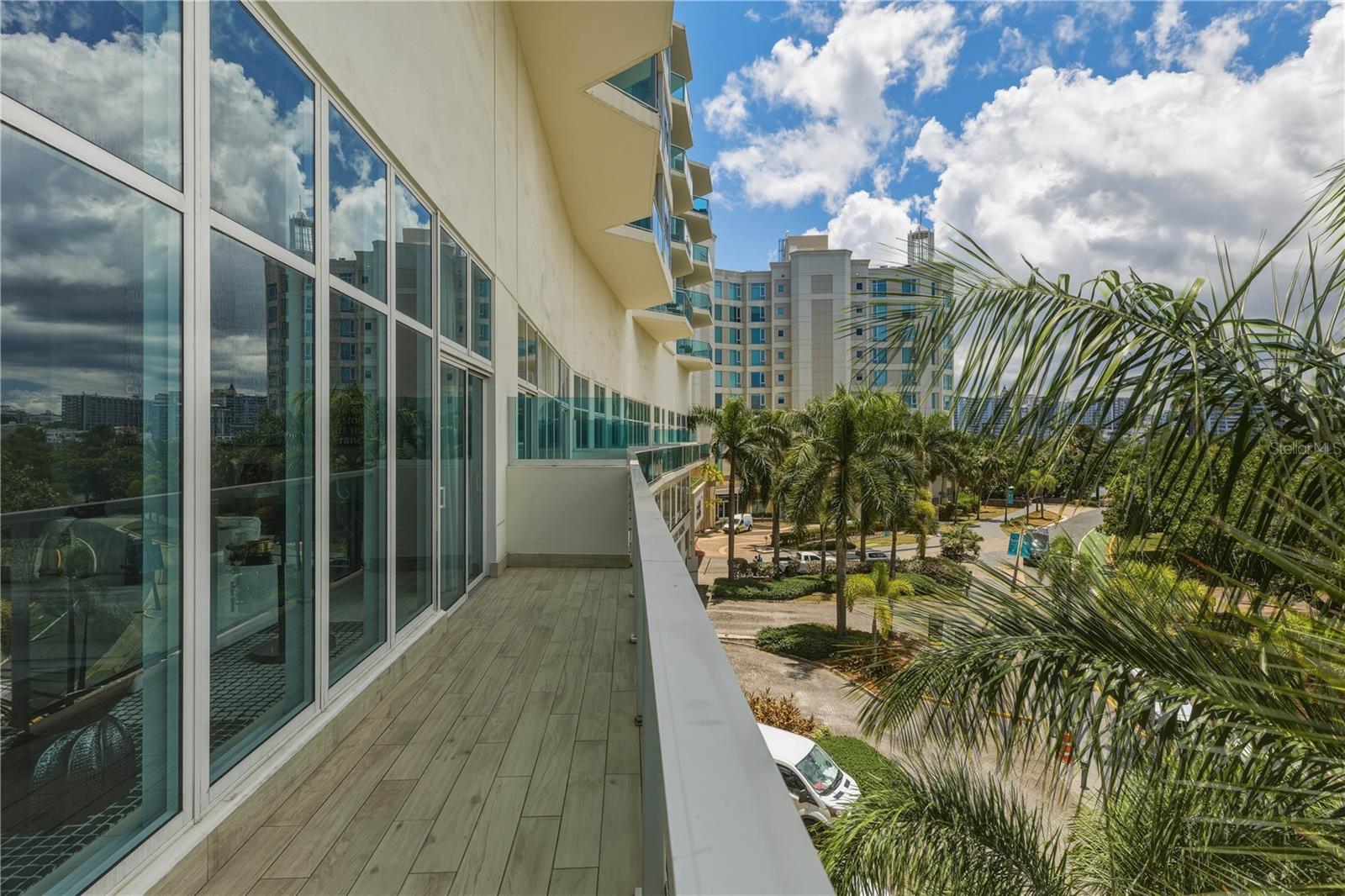 25 MUNOZ RIVERA AVE #413