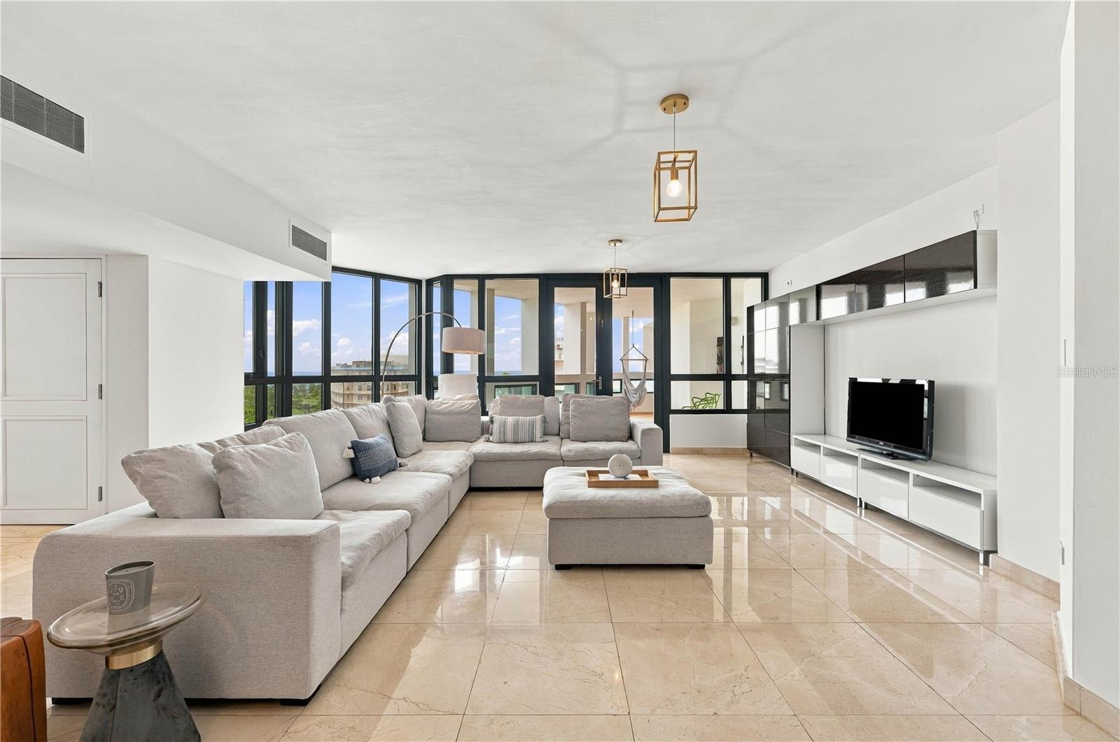 35 MUNOZ RIVERA AVE #901