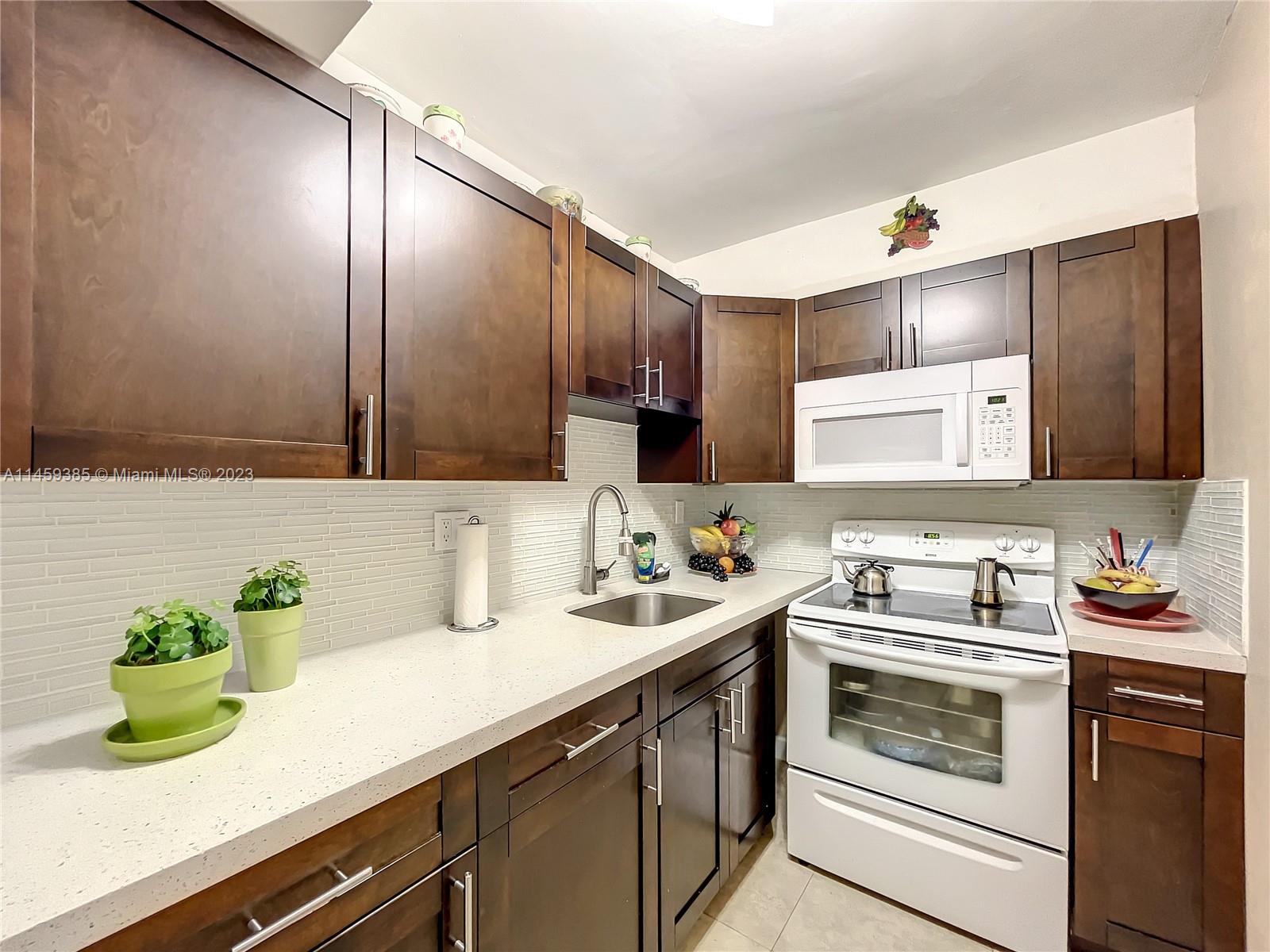 4707 NW 7th St # 8 Unit: 204-8