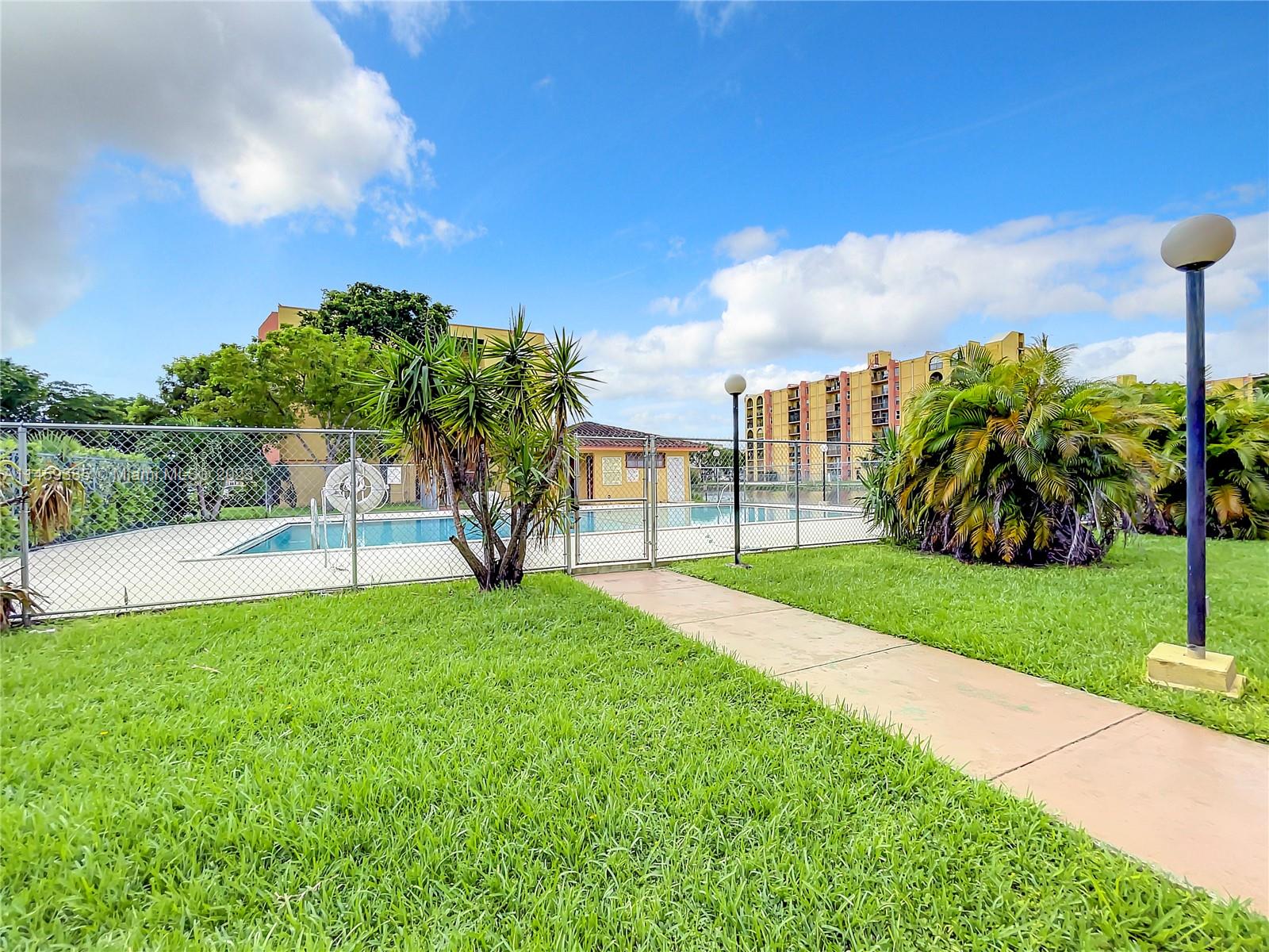 4707 NW 7th St # 8 Unit: 204-8