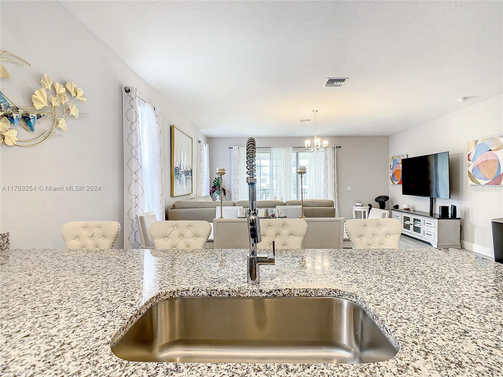 1130 Arisha Dr