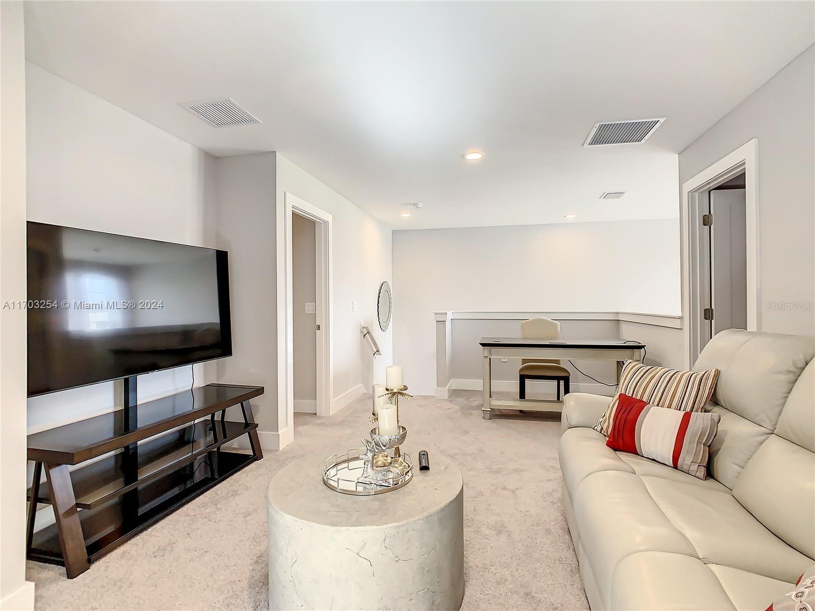 1130 Arisha Dr