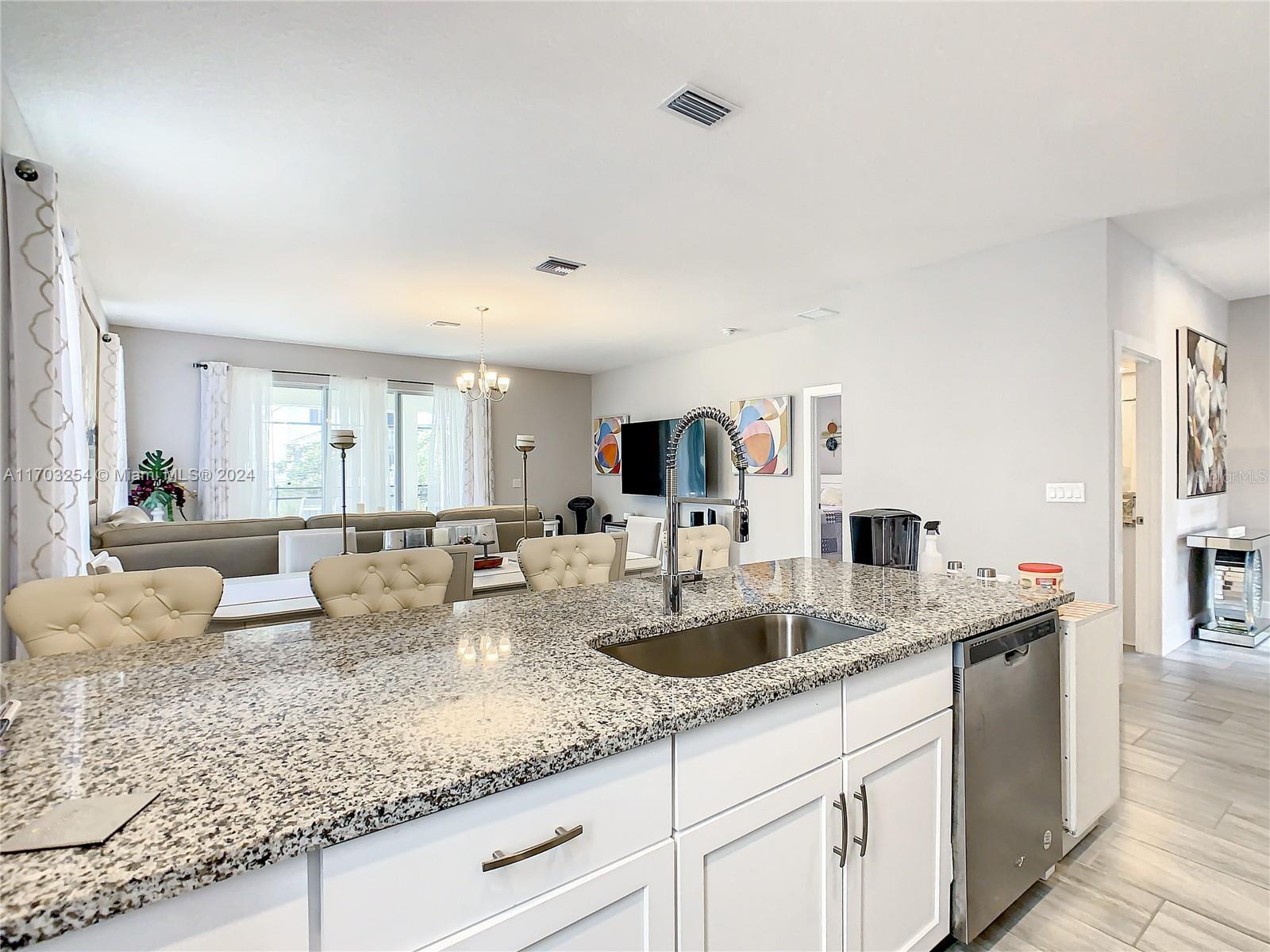 1130 Arisha Dr