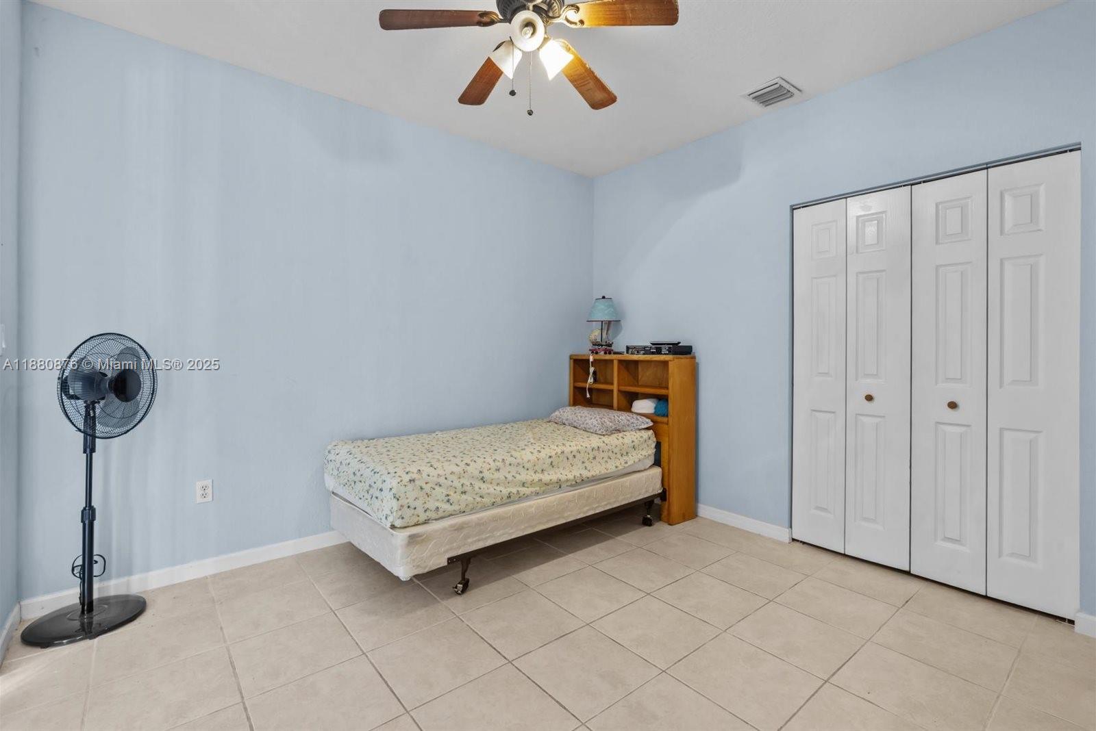 566 SW Halifax Ave, Port St. Lucie