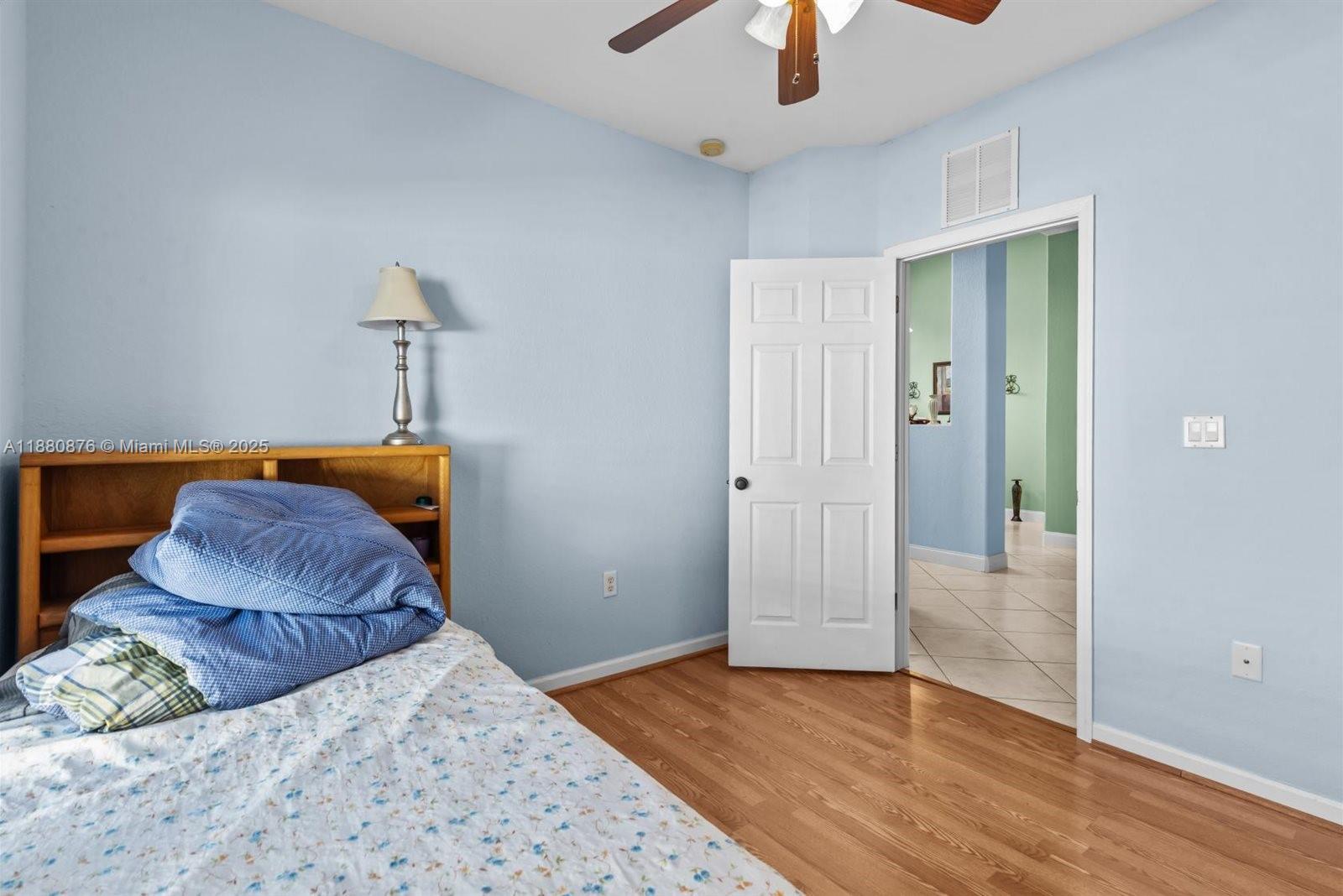 566 SW Halifax Ave, Port St. Lucie