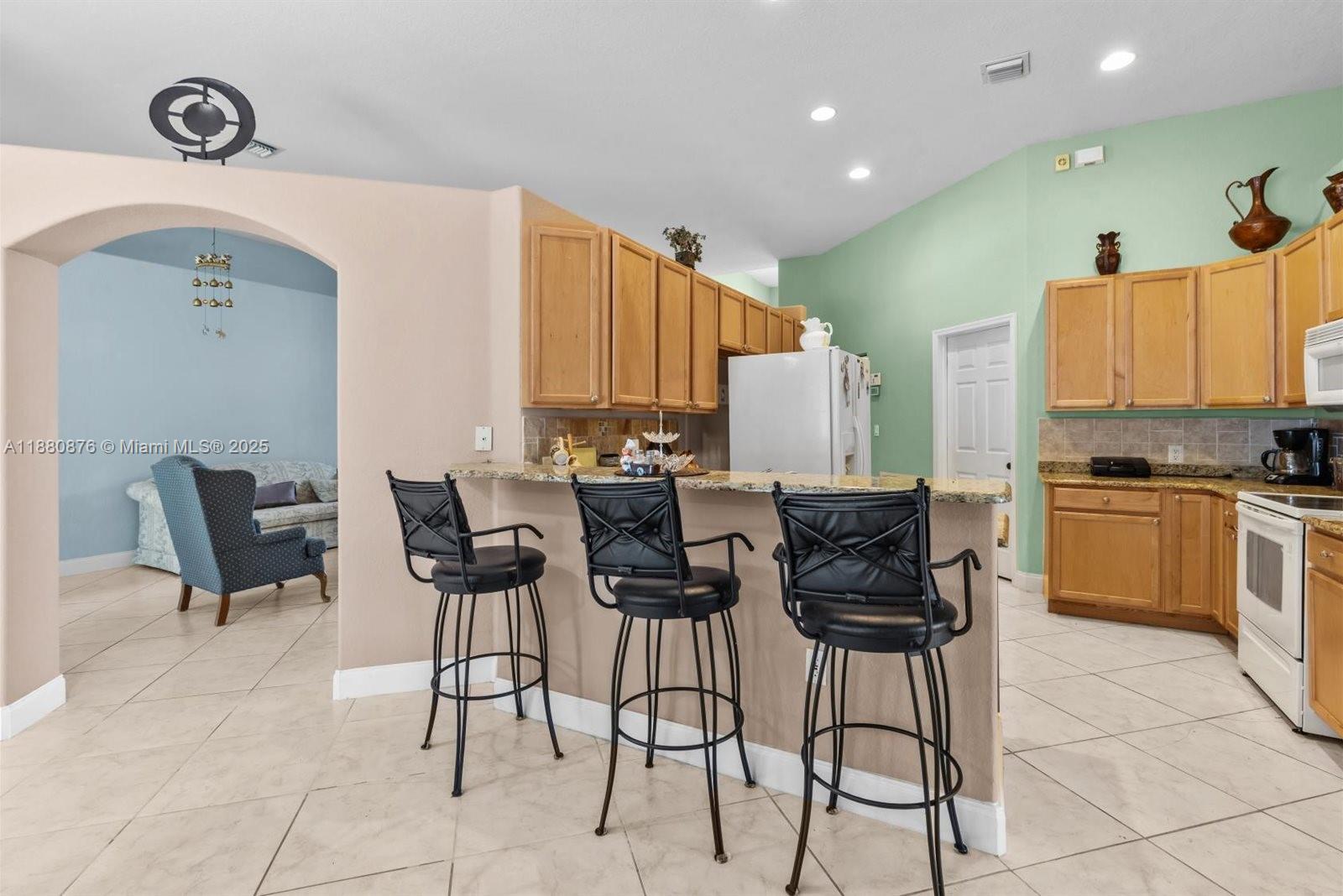566 SW Halifax Ave, Port St. Lucie