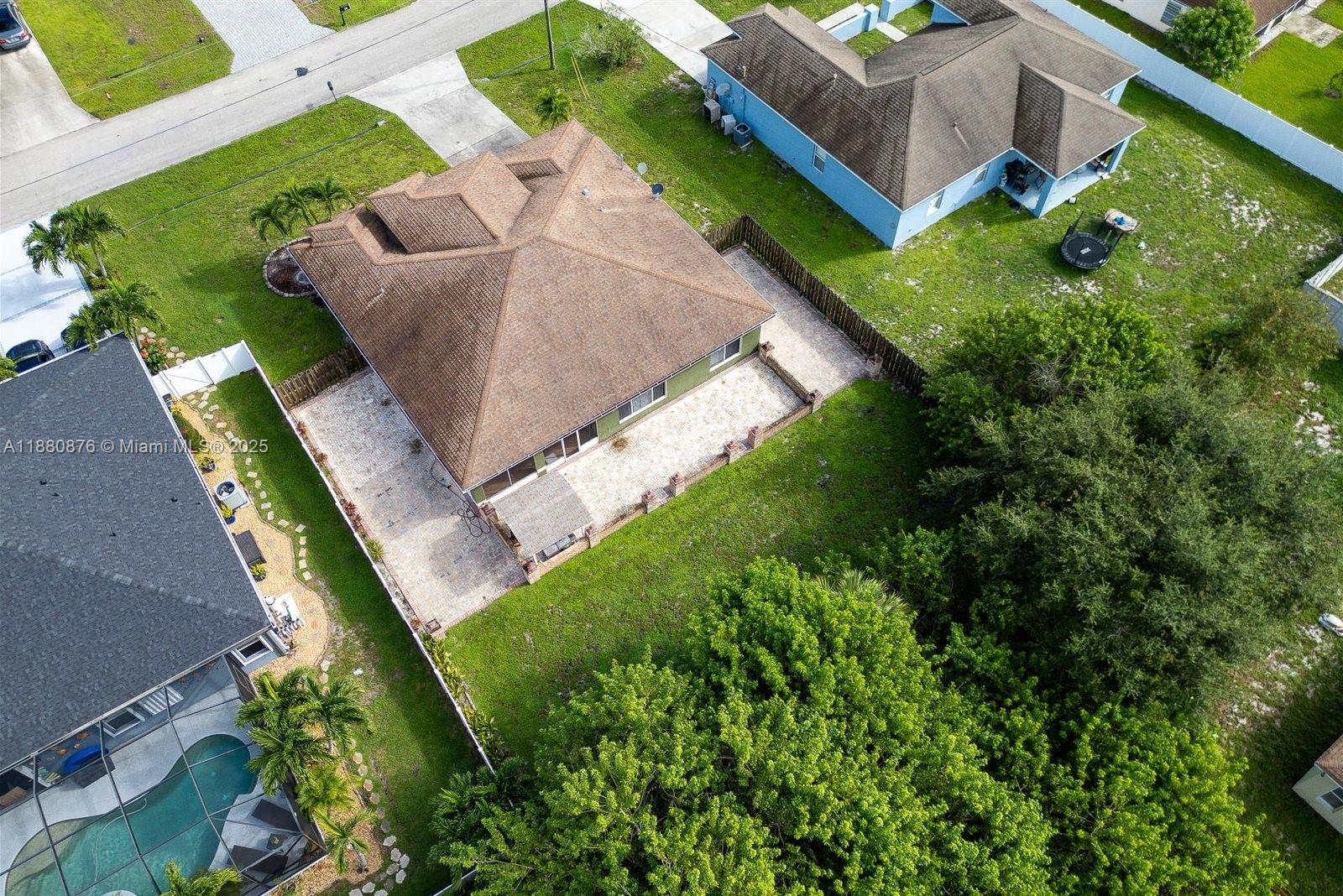 566 SW Halifax Ave, Port St. Lucie