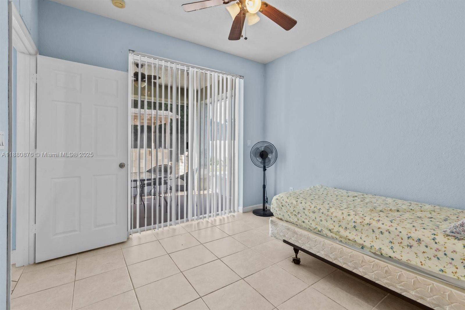 566 SW Halifax Ave, Port St. Lucie