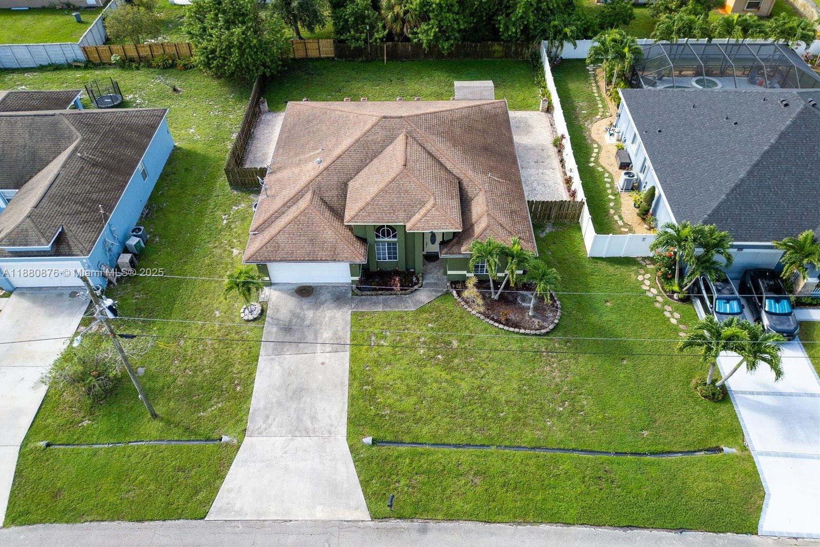 566 SW Halifax Ave, Port St. Lucie