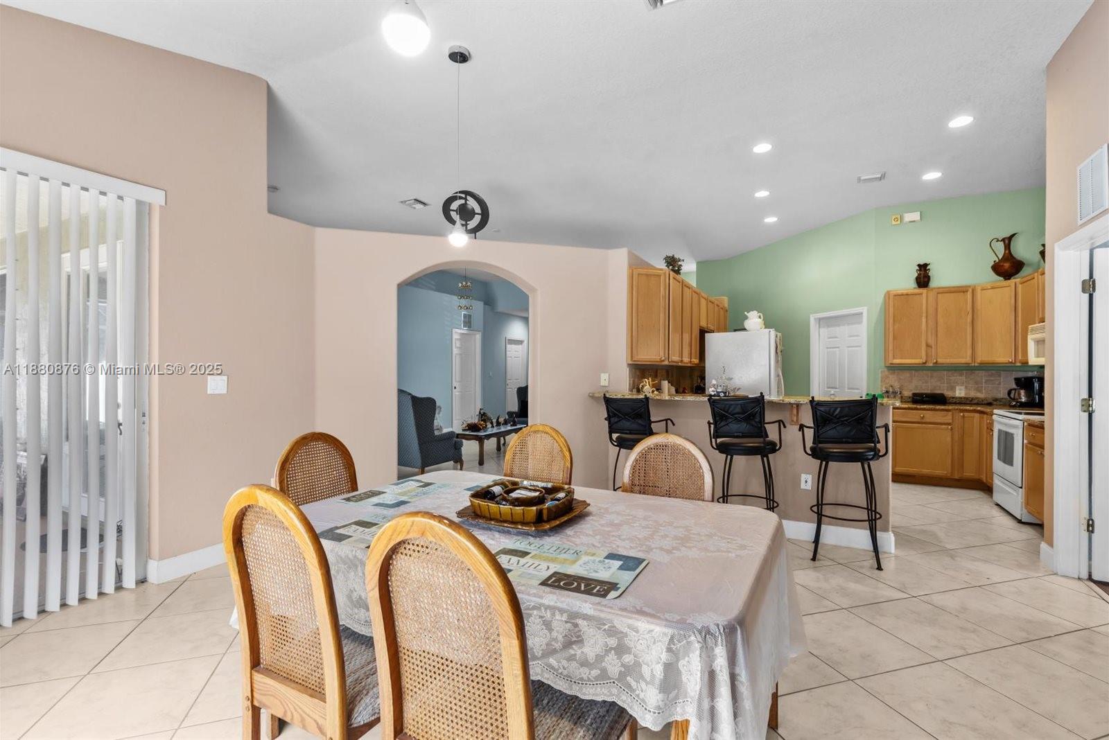 566 SW Halifax Ave, Port St. Lucie