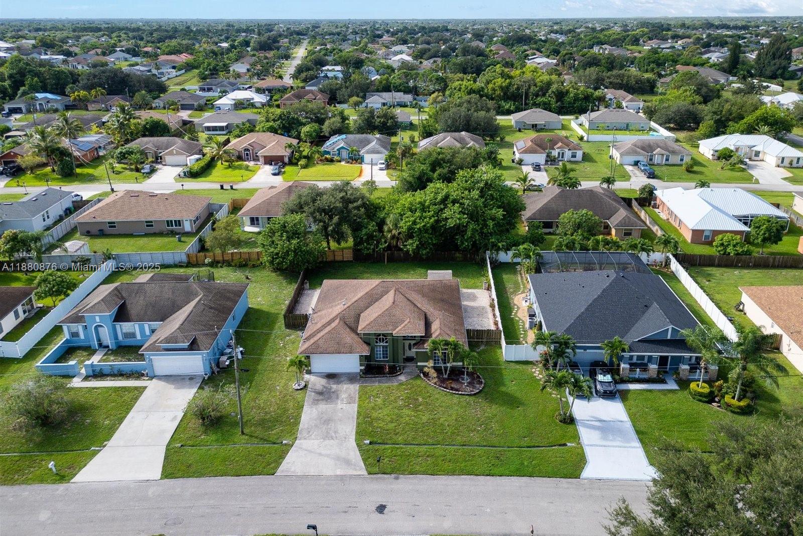 566 SW Halifax Ave, Port St. Lucie