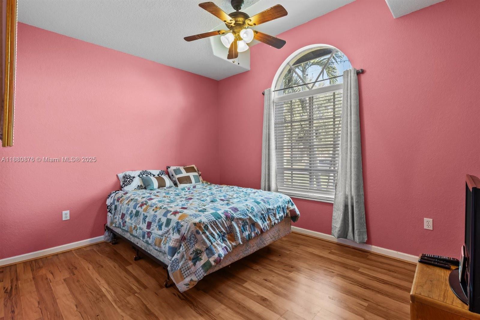 566 SW Halifax Ave, Port St. Lucie