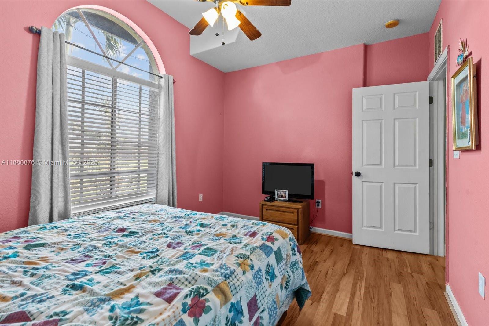 566 SW Halifax Ave, Port St. Lucie