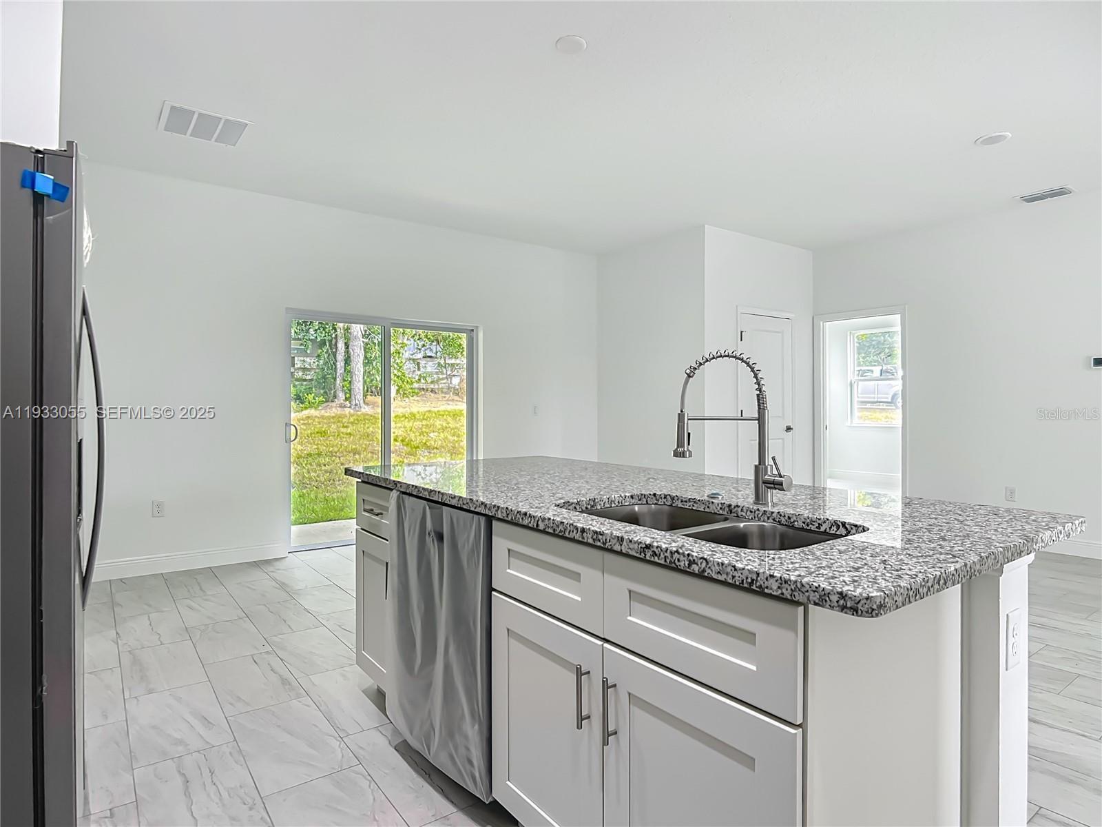 5736 N CLAREMONT DRIVE