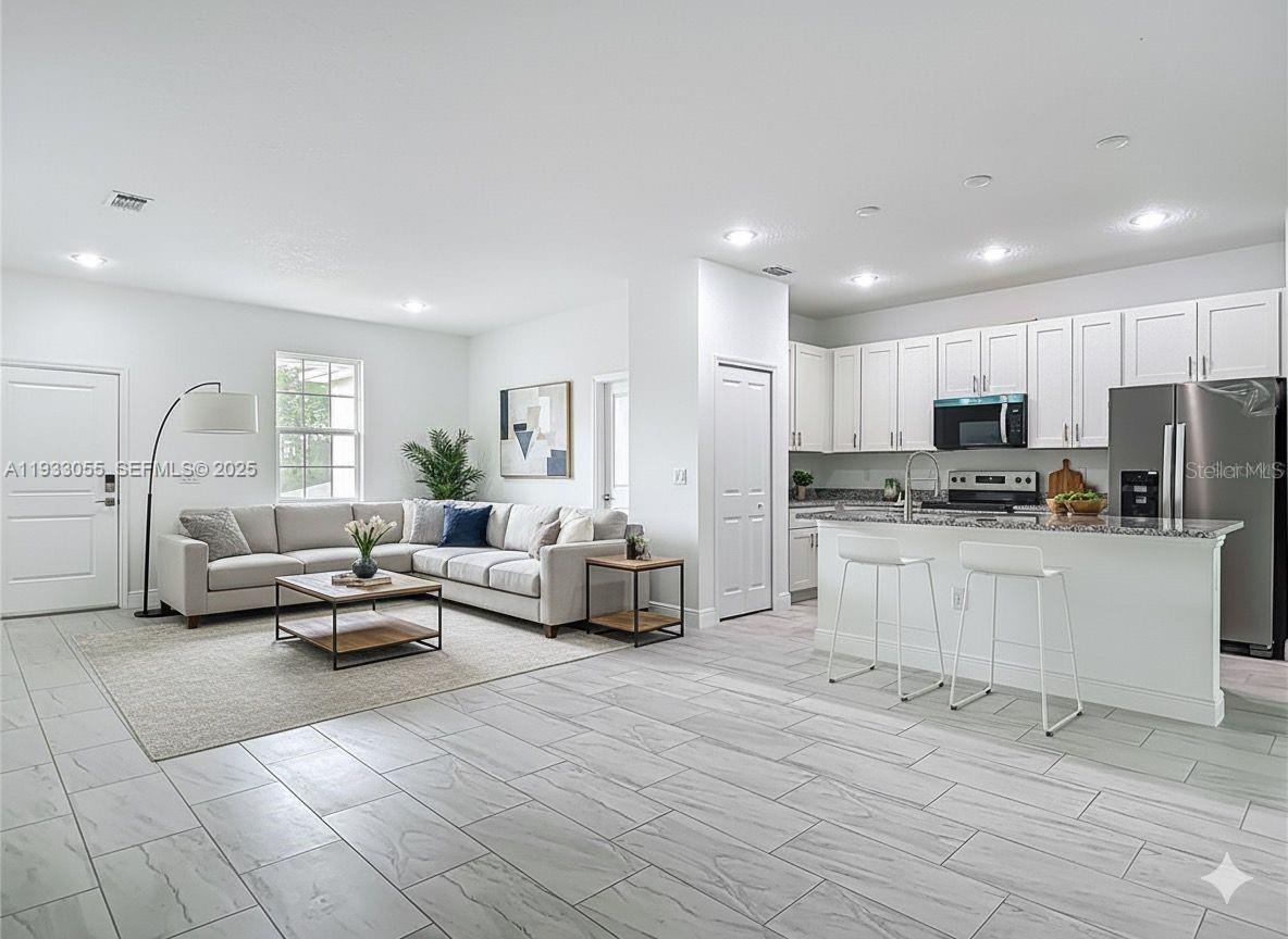 5736 N CLAREMONT DRIVE