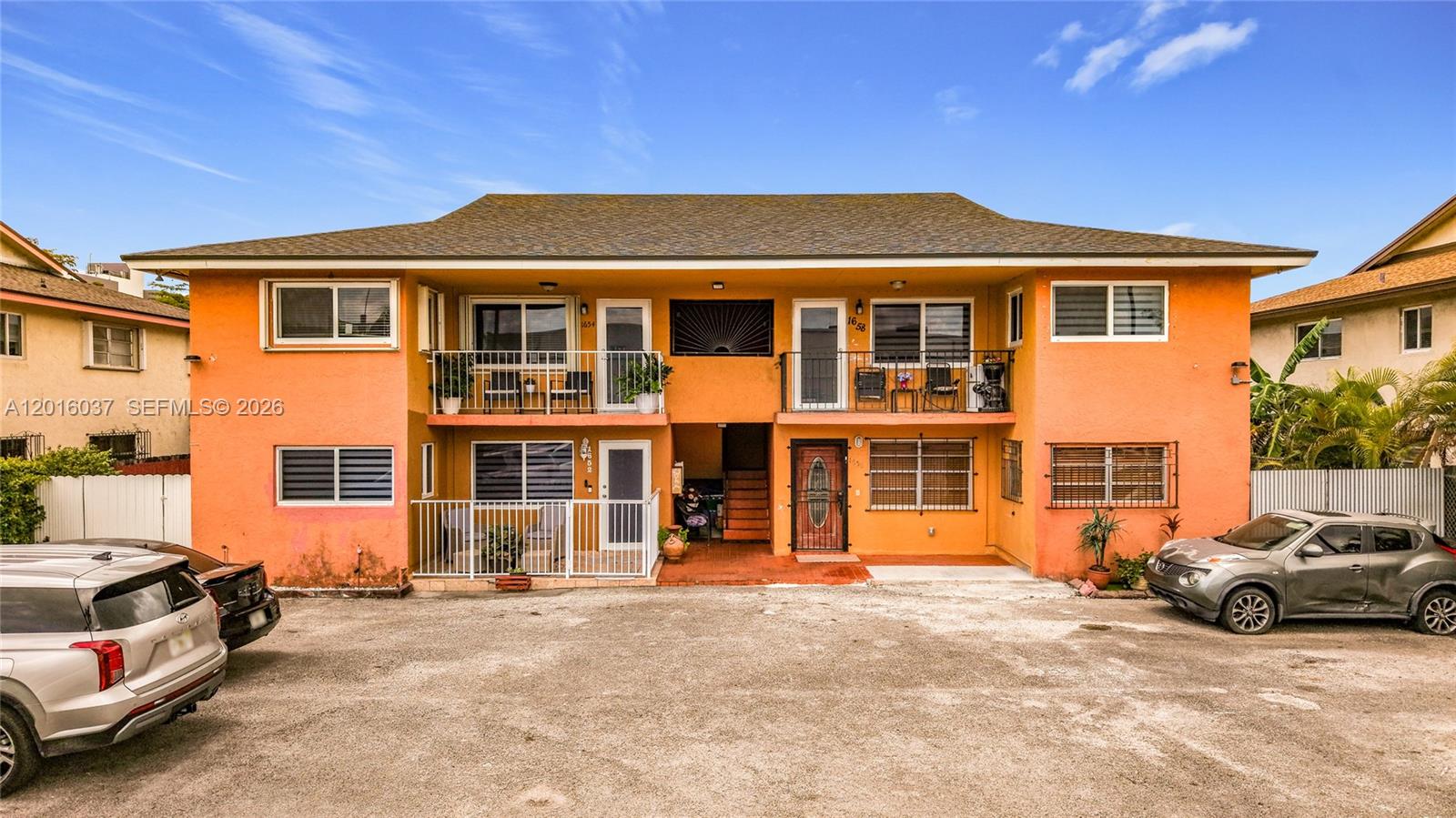 1652 W 42nd Pl # 2