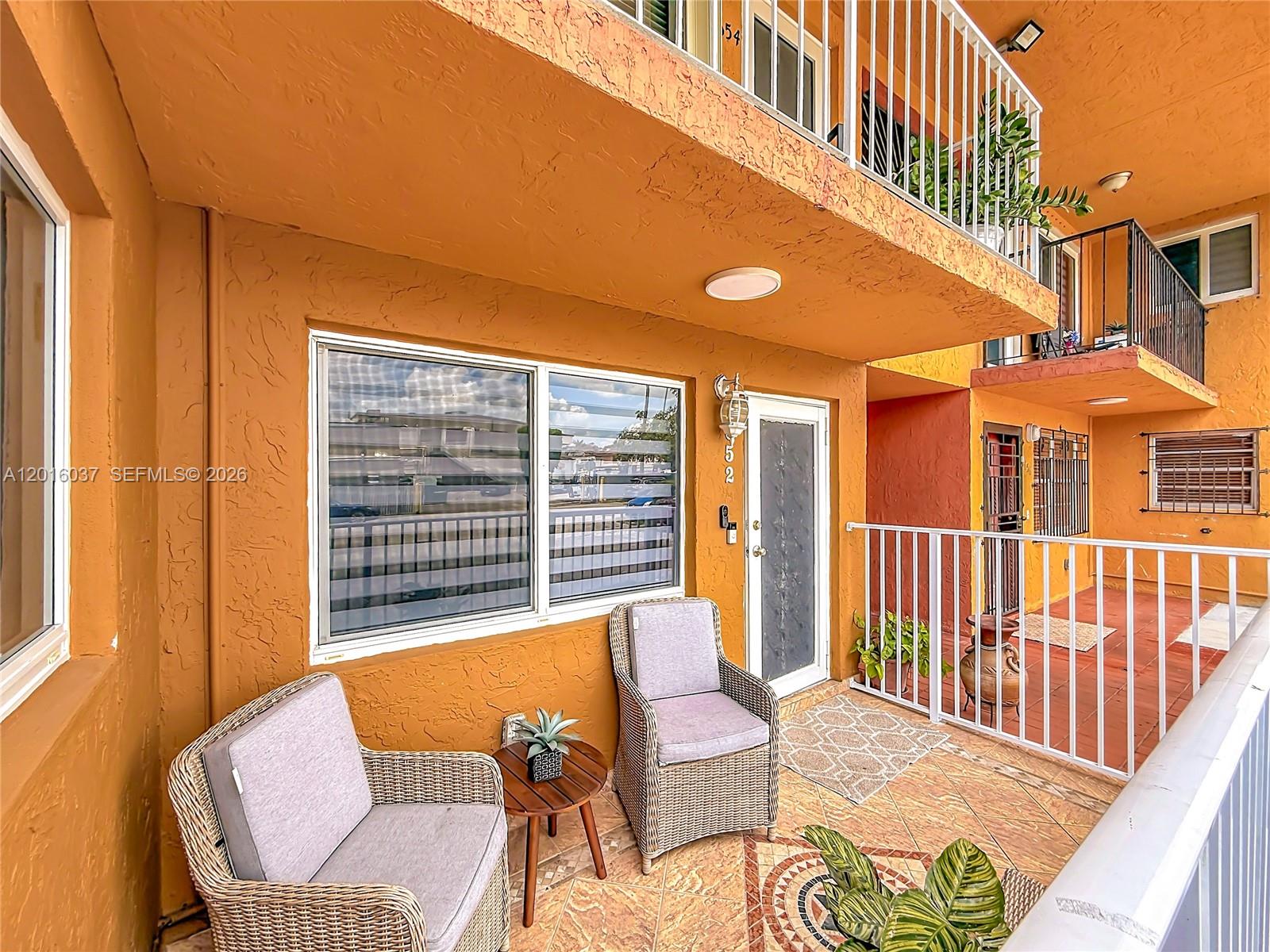 1652 W 42nd Pl # 2