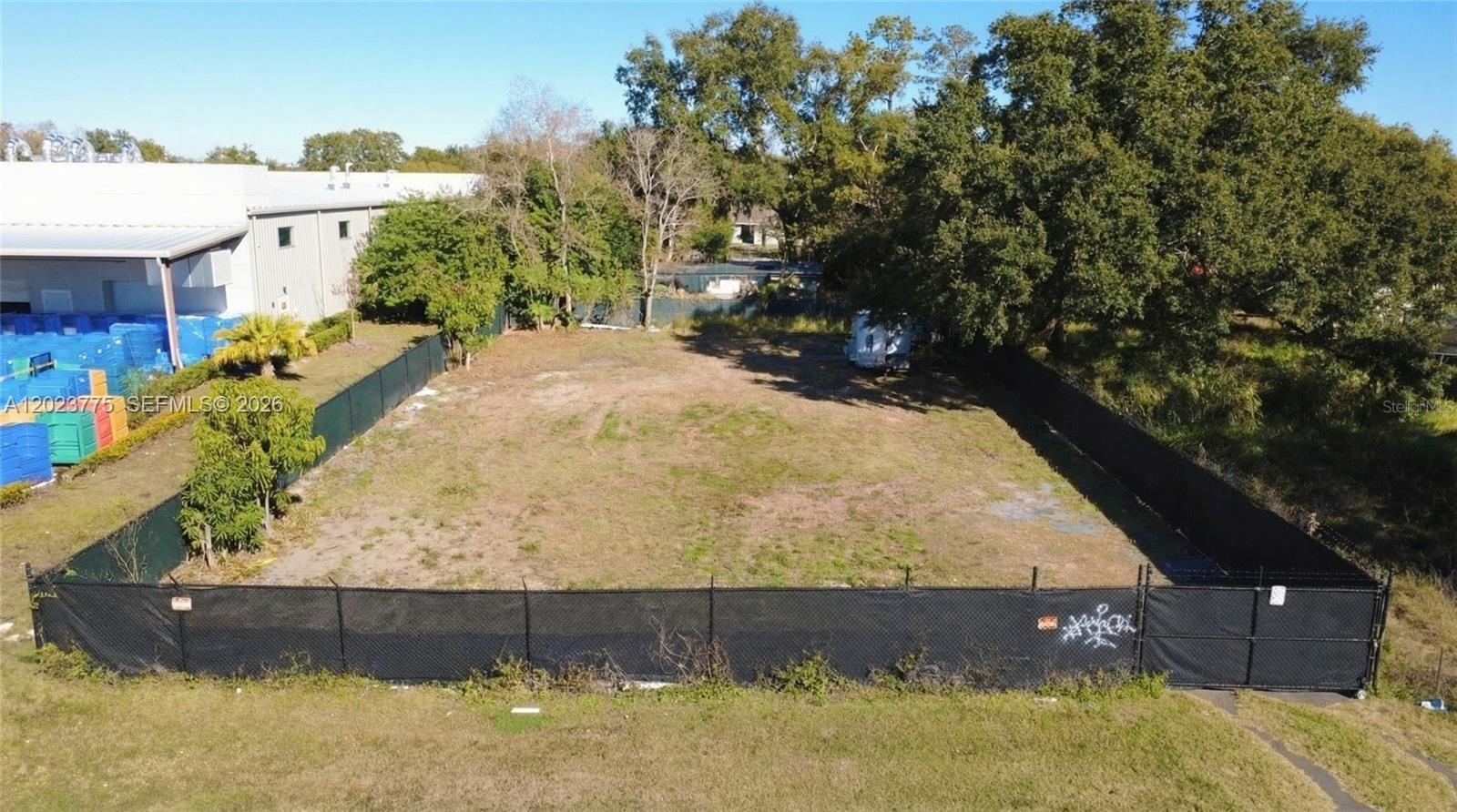 303 E LANCASTER