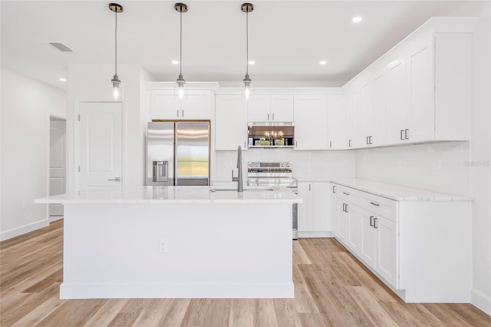 24 DONLON DR