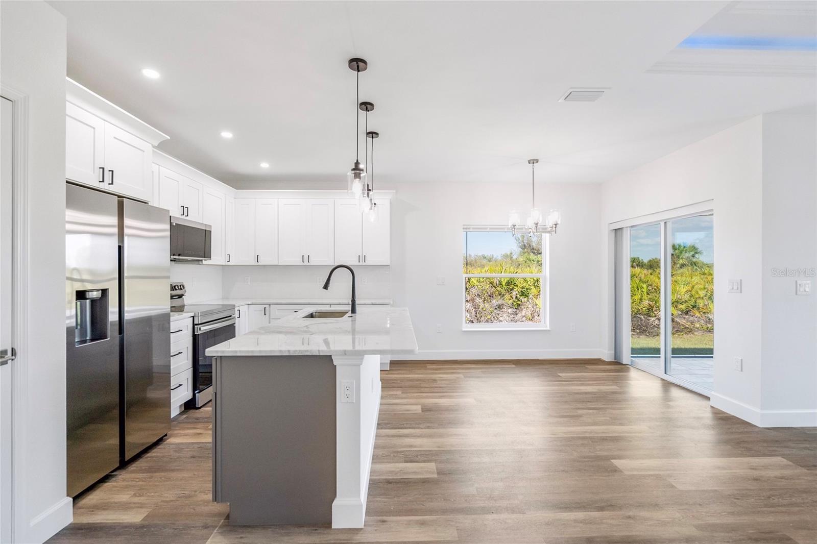 24 DONLON DR