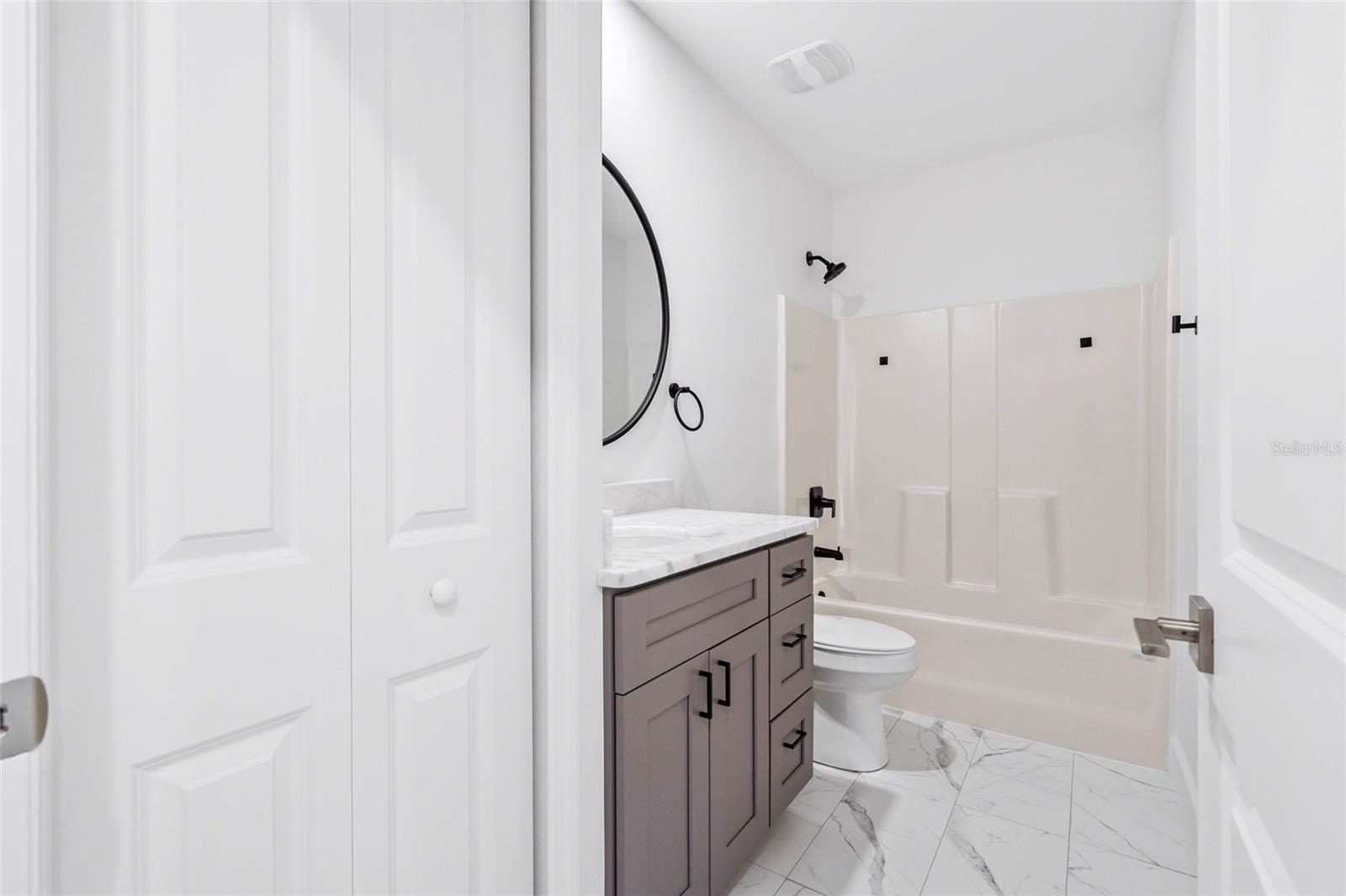 24 DONLON DR