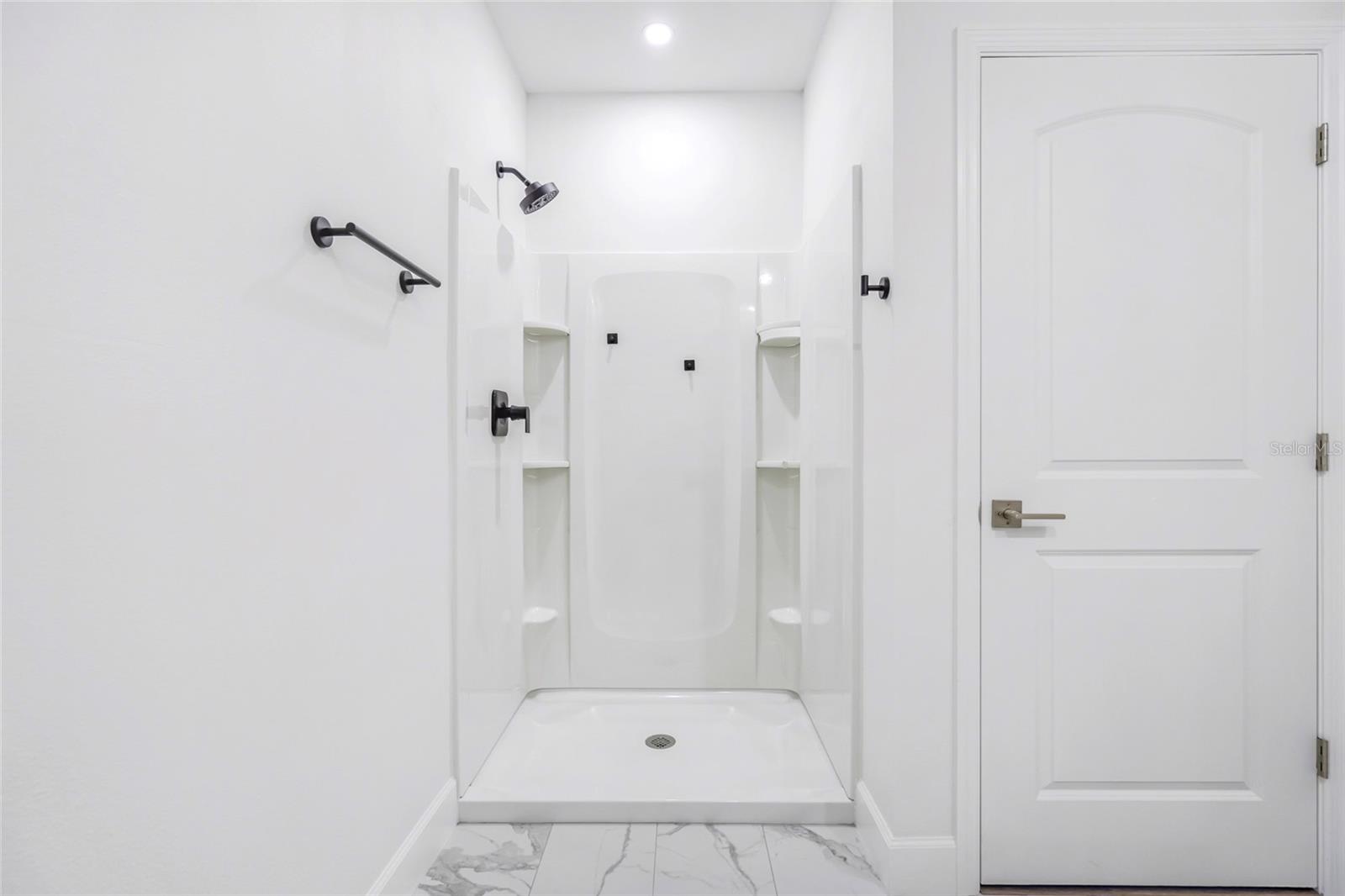 24 DONLON DR