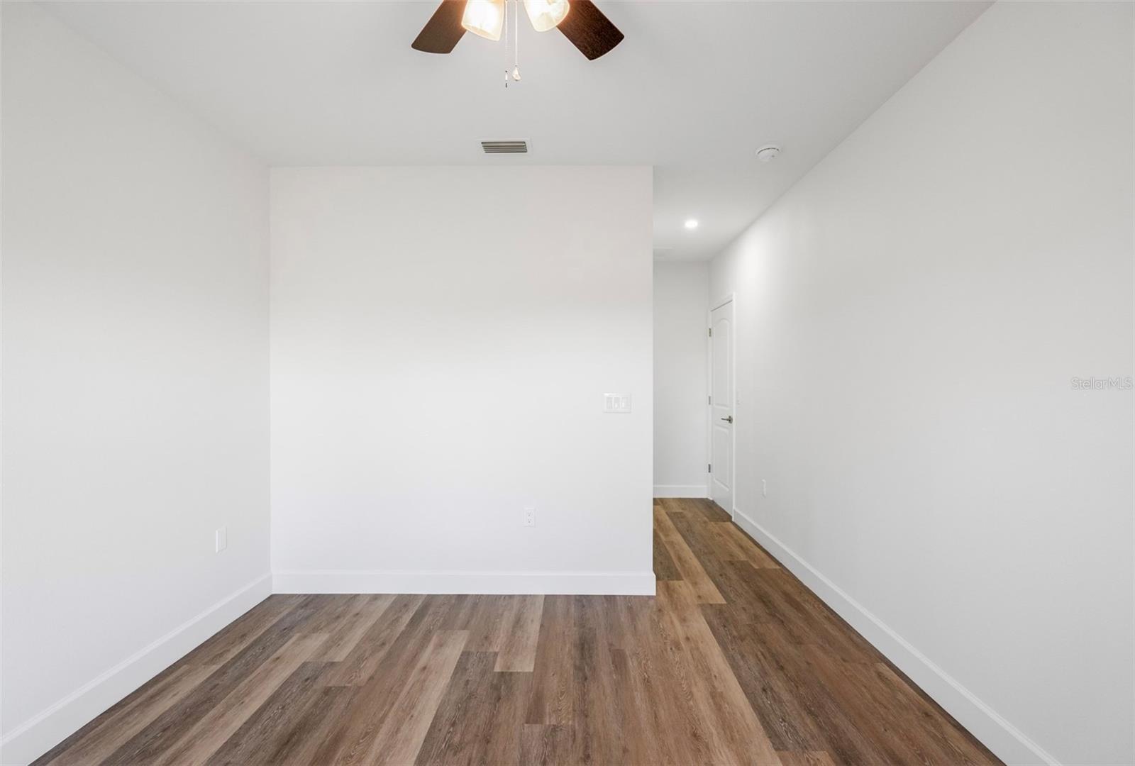 24 DONLON DR