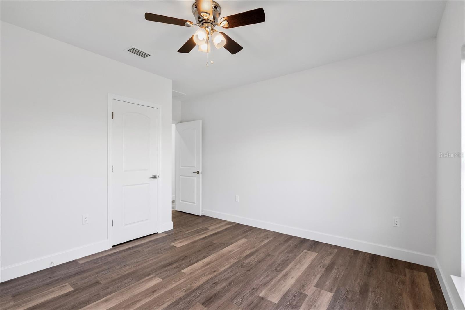 24 DONLON DR