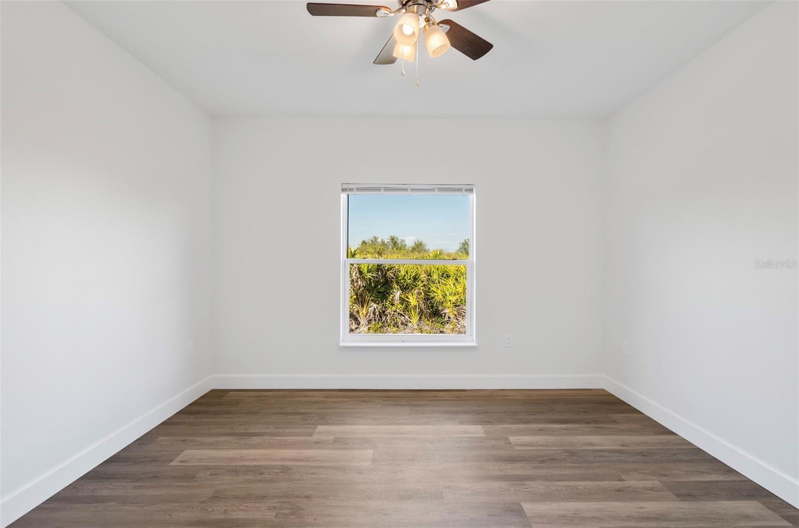 24 DONLON DR