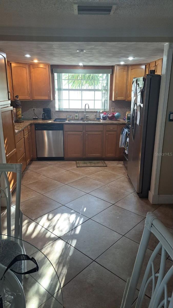 7114 PARROT DR
